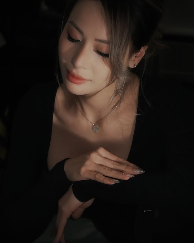 Boudoir Photography at Ninh Studio